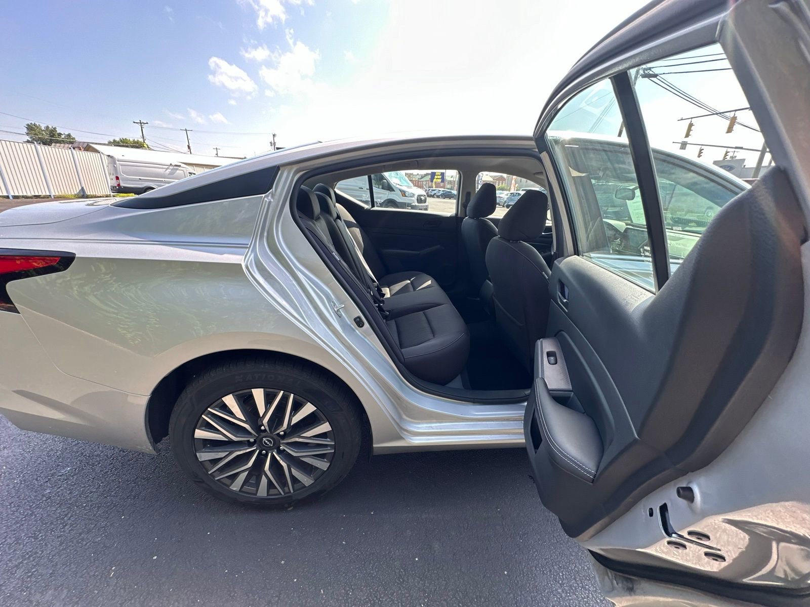 Used 2024 Nissan Altima 2.5 SV image 28