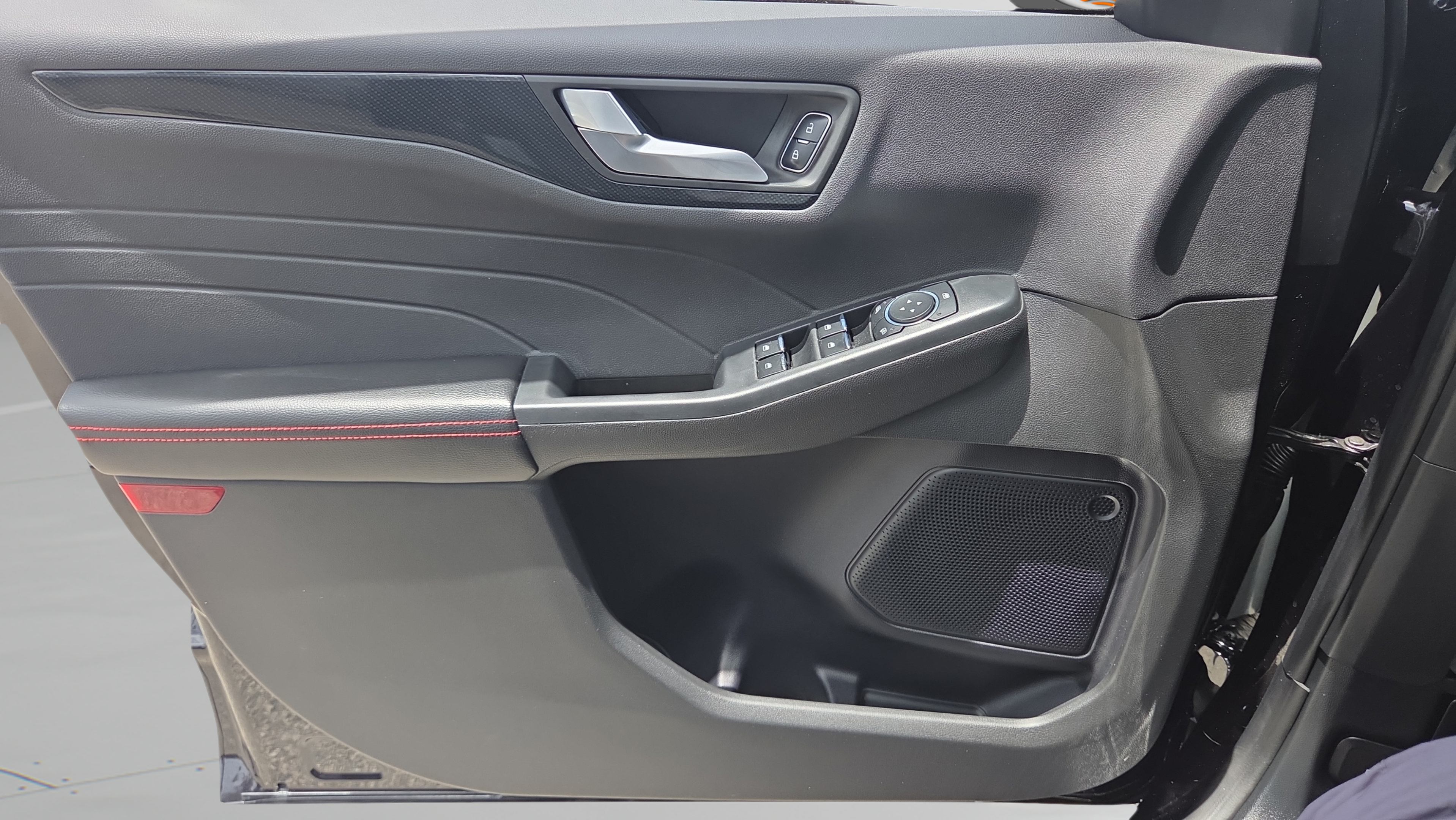 Certified 2023 Ford Escape ST-Line w/ Tech Pack #1 FWD image 34
