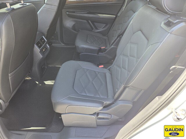 Used 2024 Volkswagen Atlas SE w/ Panoramic Sunroof Package FWD image 13