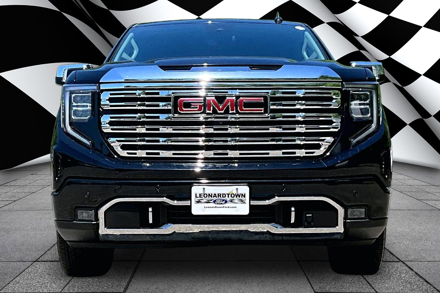 Used 2023 GMC Sierra 1500 Denali w/ Technology Package AWD/4WD image 3