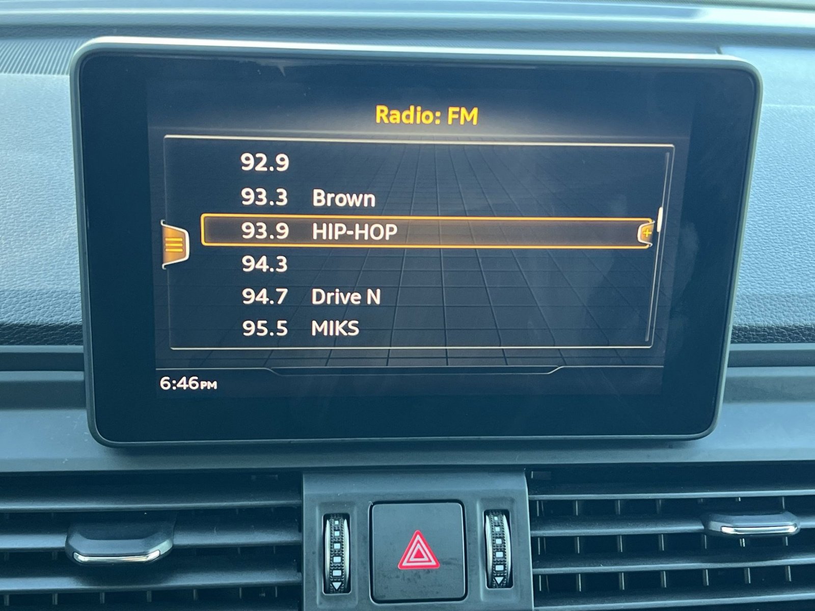 Used 2020 Audi Q5 2.0T Premium w/ Convenience Package image 18