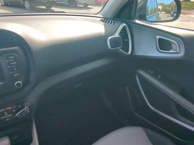 Used 2021 Kia Soul LX FWD image 18