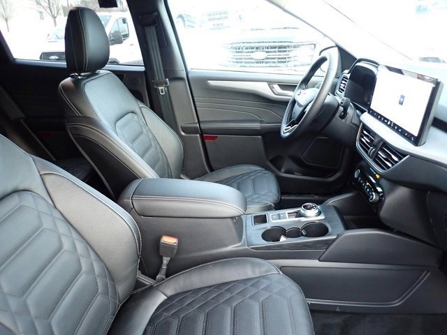 Certified 2024 Ford Escape Platinum w/ Premium Technology Package image 11