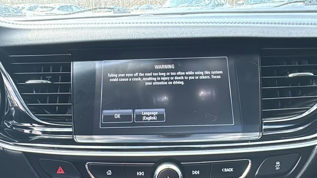 Used 2018 Buick Regal Essence FWD image 24