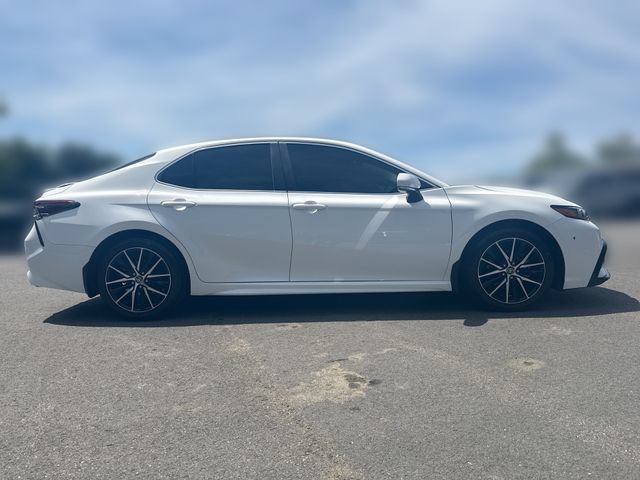 Used 2023 Toyota Camry SE w/ Cold Weather Package FWD image 9