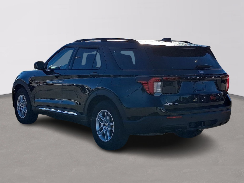 Certified 2025 Ford Explorer Active RWD image 4