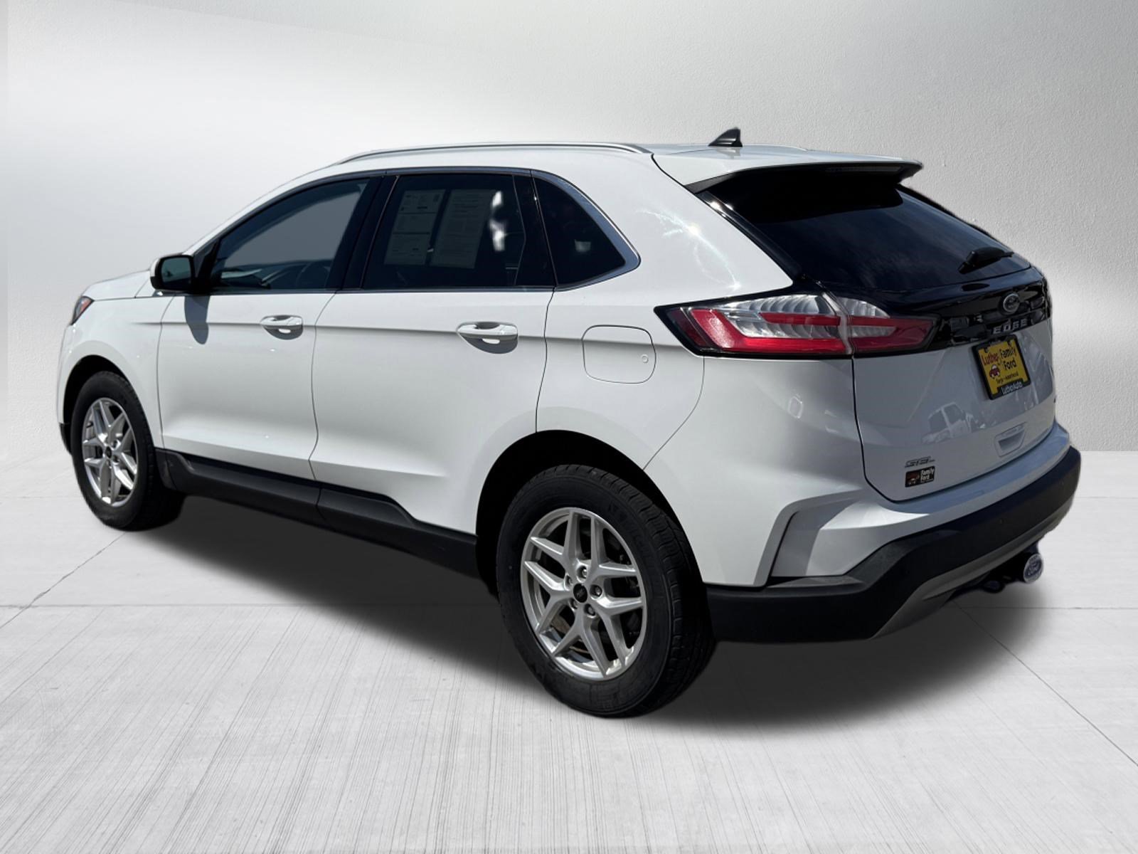 Certified 2024 Ford Edge SEL w/ Convenience Package AWD/4WD image 4