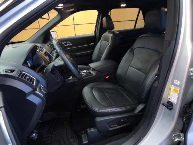 Certified 2019 Ford Explorer Limited w/ Class III Trailer Tow Package FWD image 10