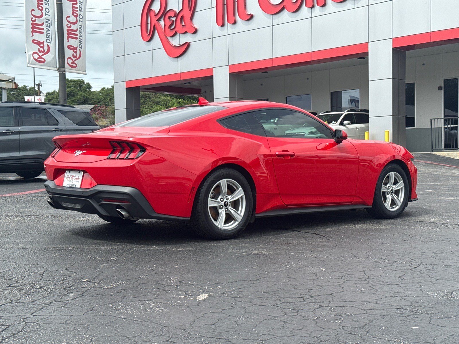 Certified 2024 Ford Mustang Coupe RWD image 5
