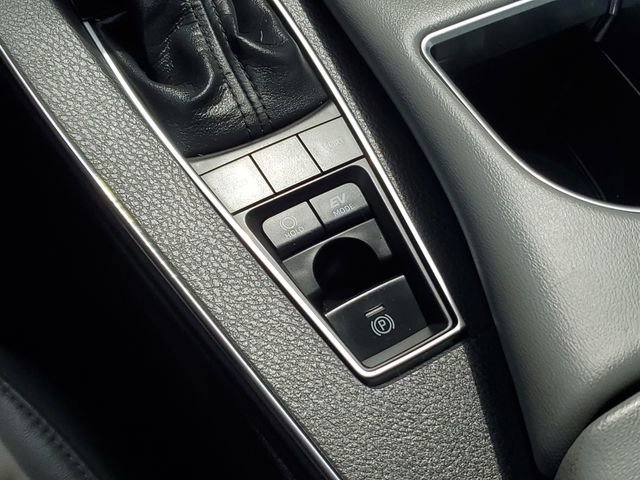 Used 2019 Toyota Avalon Limited w/ All Weather Liner Package FWD image 22