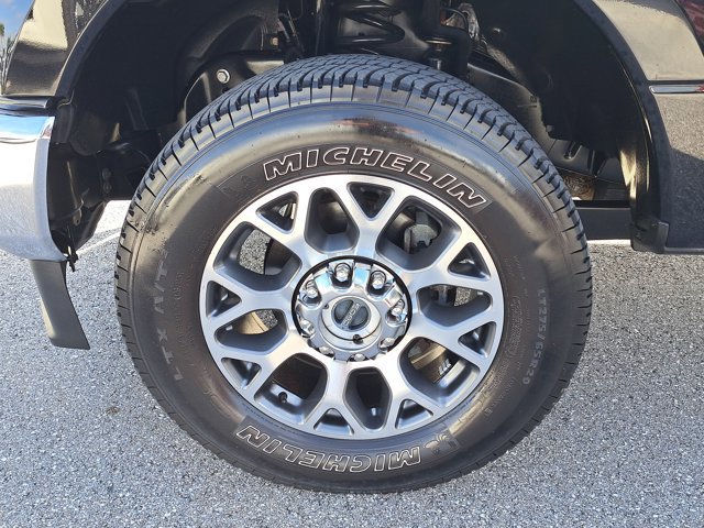 Certified 2022 Ford F350 Lariat w/ Lariat Value Package image 4