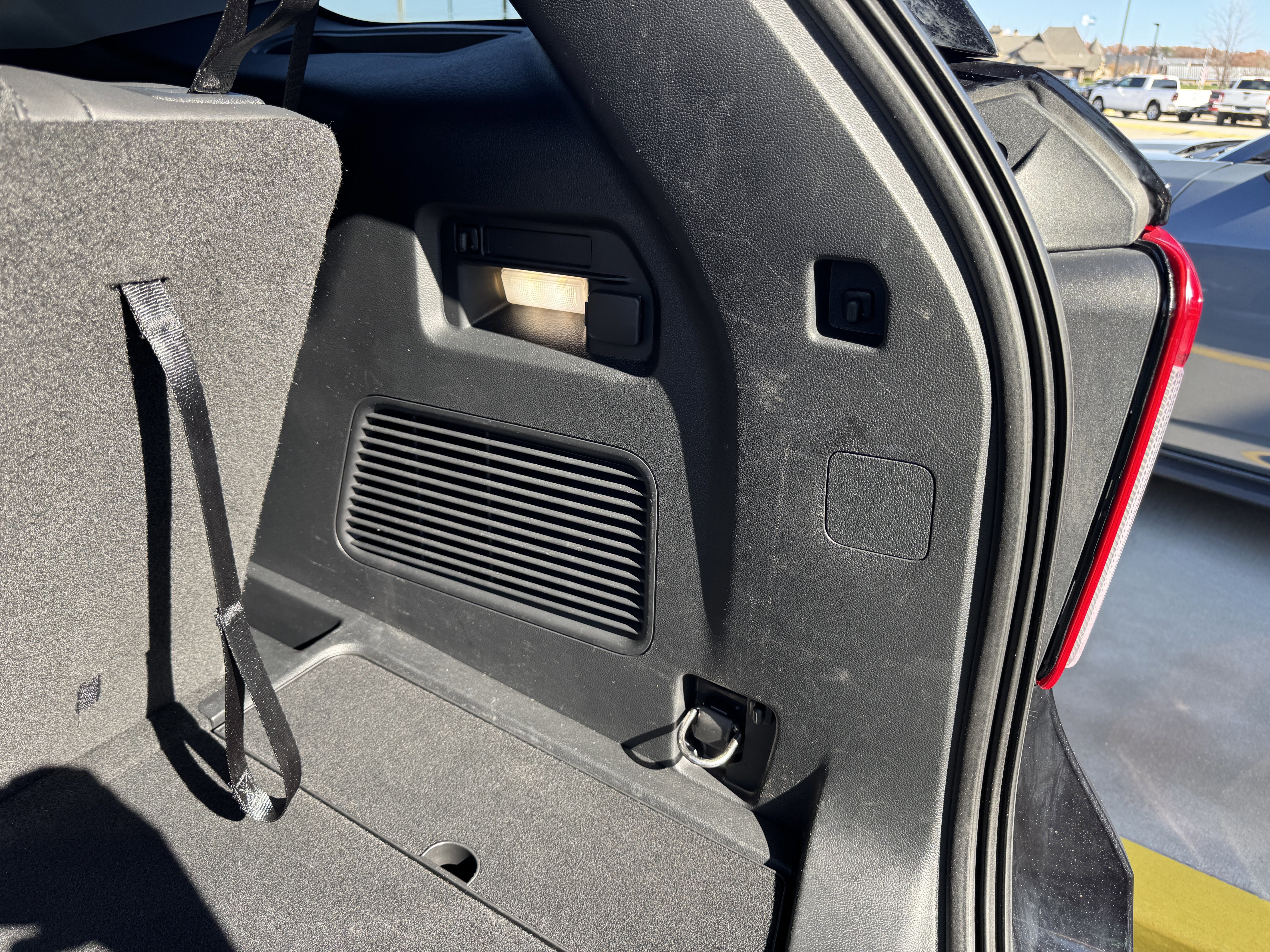 Certified 2022 Ford Explorer XLT w/ Equipment Group 202A image 41