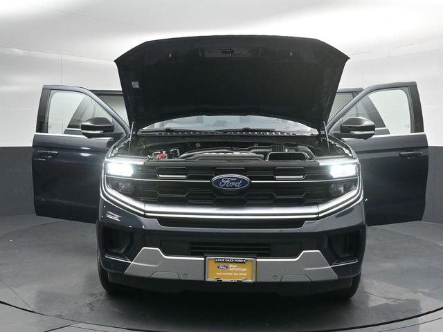 Certified 2025 Ford Expedition Platinum w/ Driver's Package AWD/4WD image 53