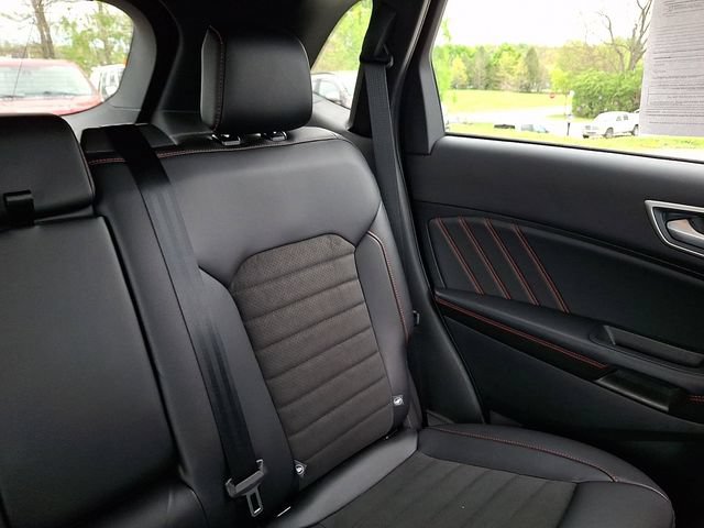 Certified 2024 Ford Edge ST-Line AWD/4WD image 28