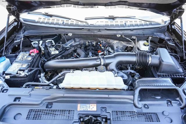 Certified 2025 Ford Expedition Active AWD/4WD image 32