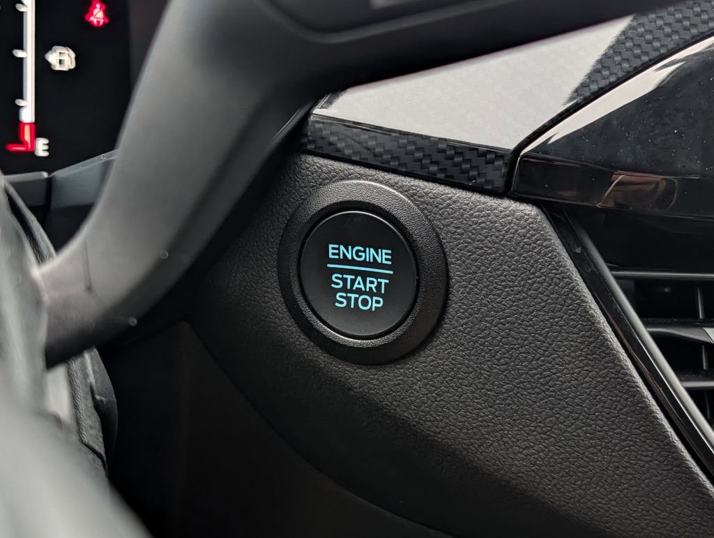 Certified 2025 Ford Escape ST-Line image 24