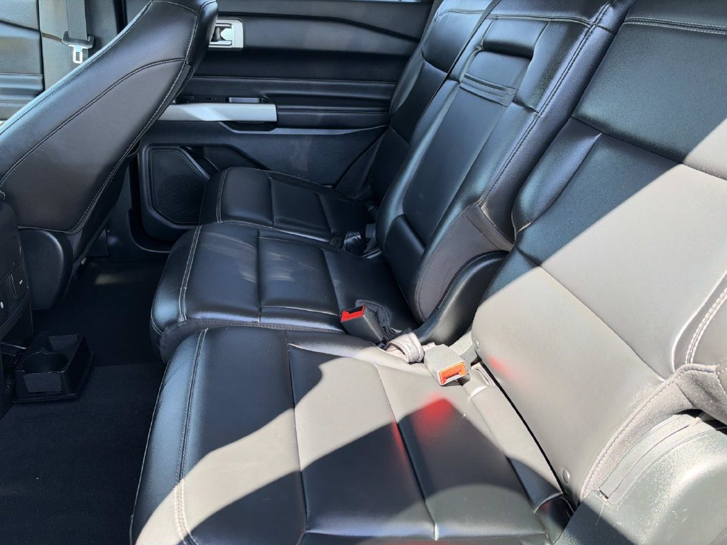 Certified 2023 Ford Explorer XLT w/ Equipment Group 202A RWD image 19