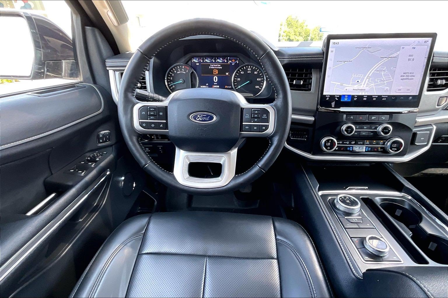 Certified 2024 Ford Expedition XLT AWD/4WD image 5