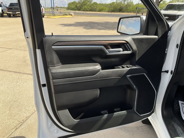 Used 2025 Chevrolet Silverado 1500 LT w/ Safety Package AWD/4WD image 7