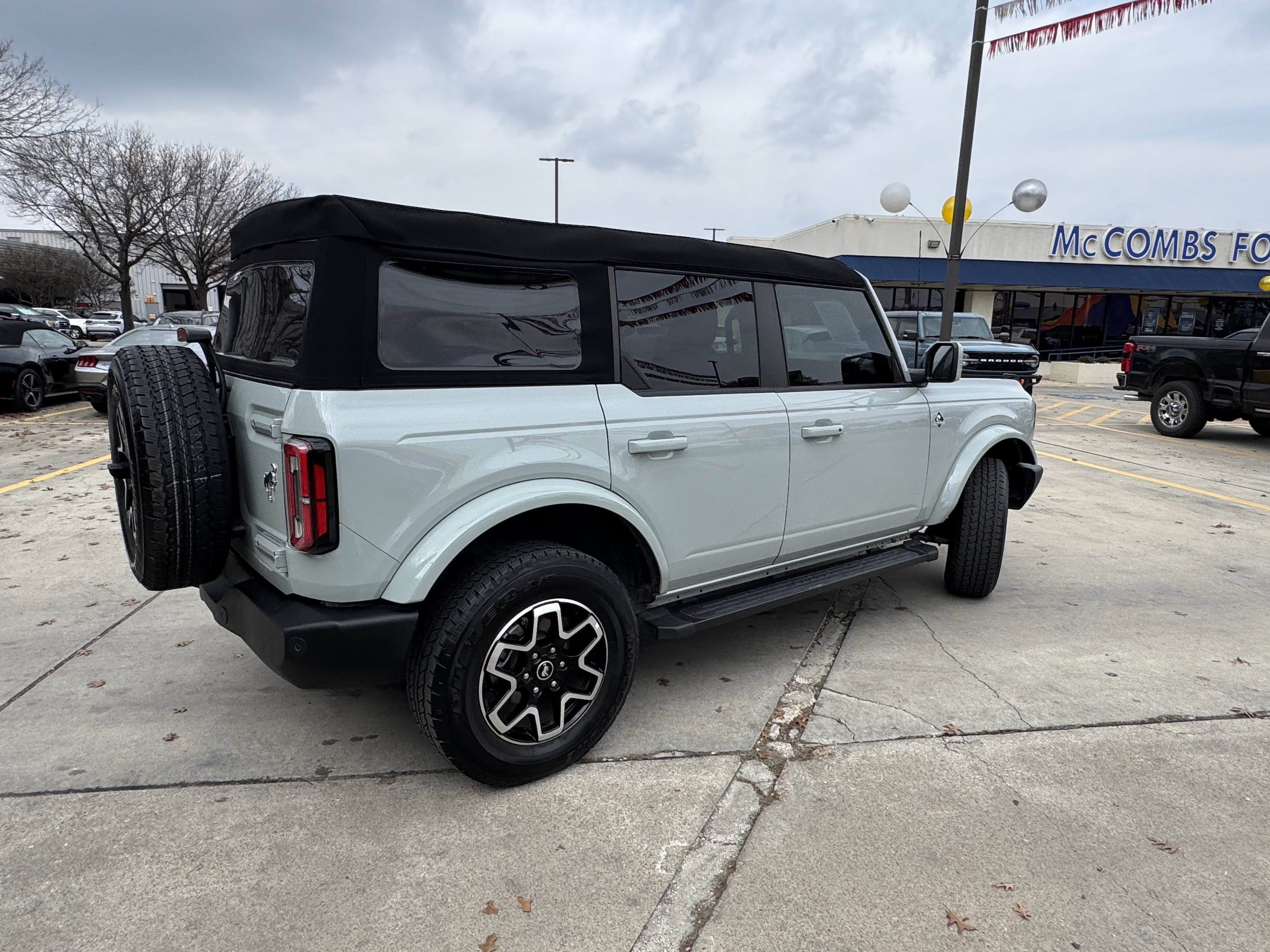 Certified 2023 Ford Bronco Outer Banks image 4