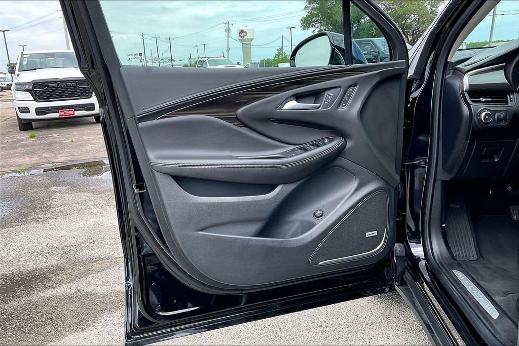 Used 2019 Buick Envision Premium w/ LPO, Cargo Package AWD/4WD image 17