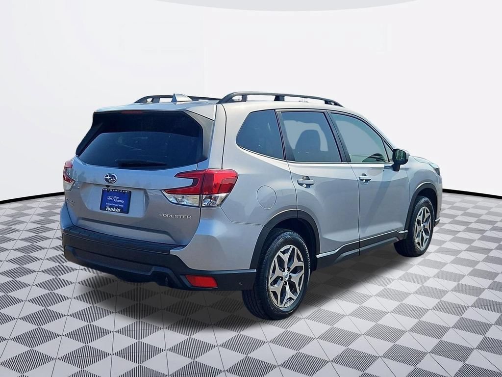 Used 2023 Subaru Forester Premium AWD/4WD image 5