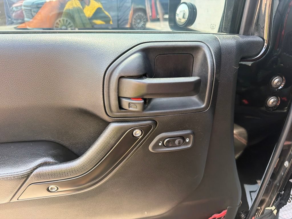 Used 2018 Jeep Wrangler Unlimited Rubicon AWD/4WD image 23