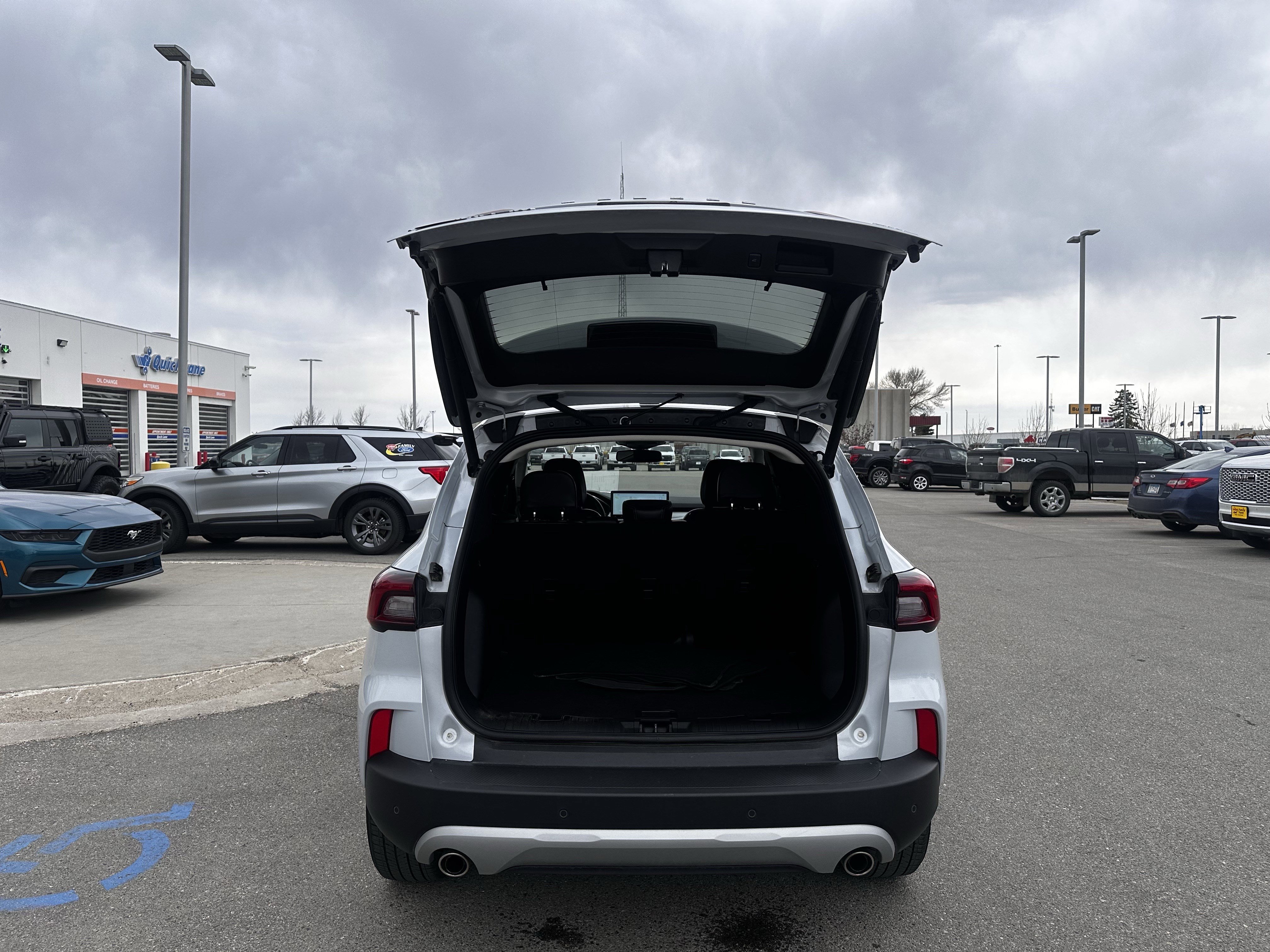 Certified 2025 Ford Escape Platinum AWD/4WD image 22