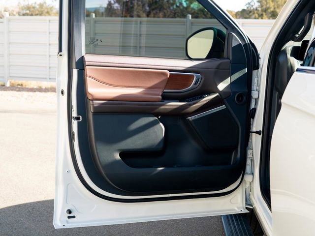 Certified 2025 Ford Expedition King Ranch image 18