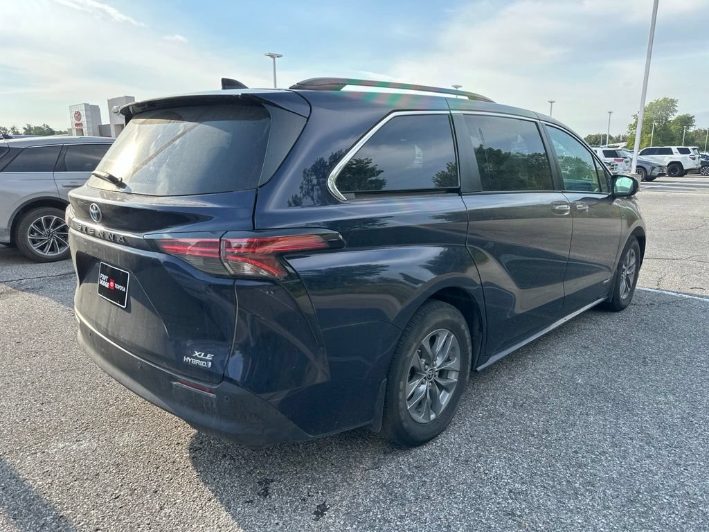 Used 2021 Toyota Sienna XLE w/ XLE Plus Package FWD image 6