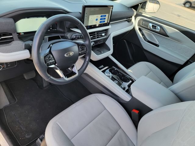 Certified 2025 Ford Explorer Platinum w/ LUX Leather Package AWD/4WD image 19