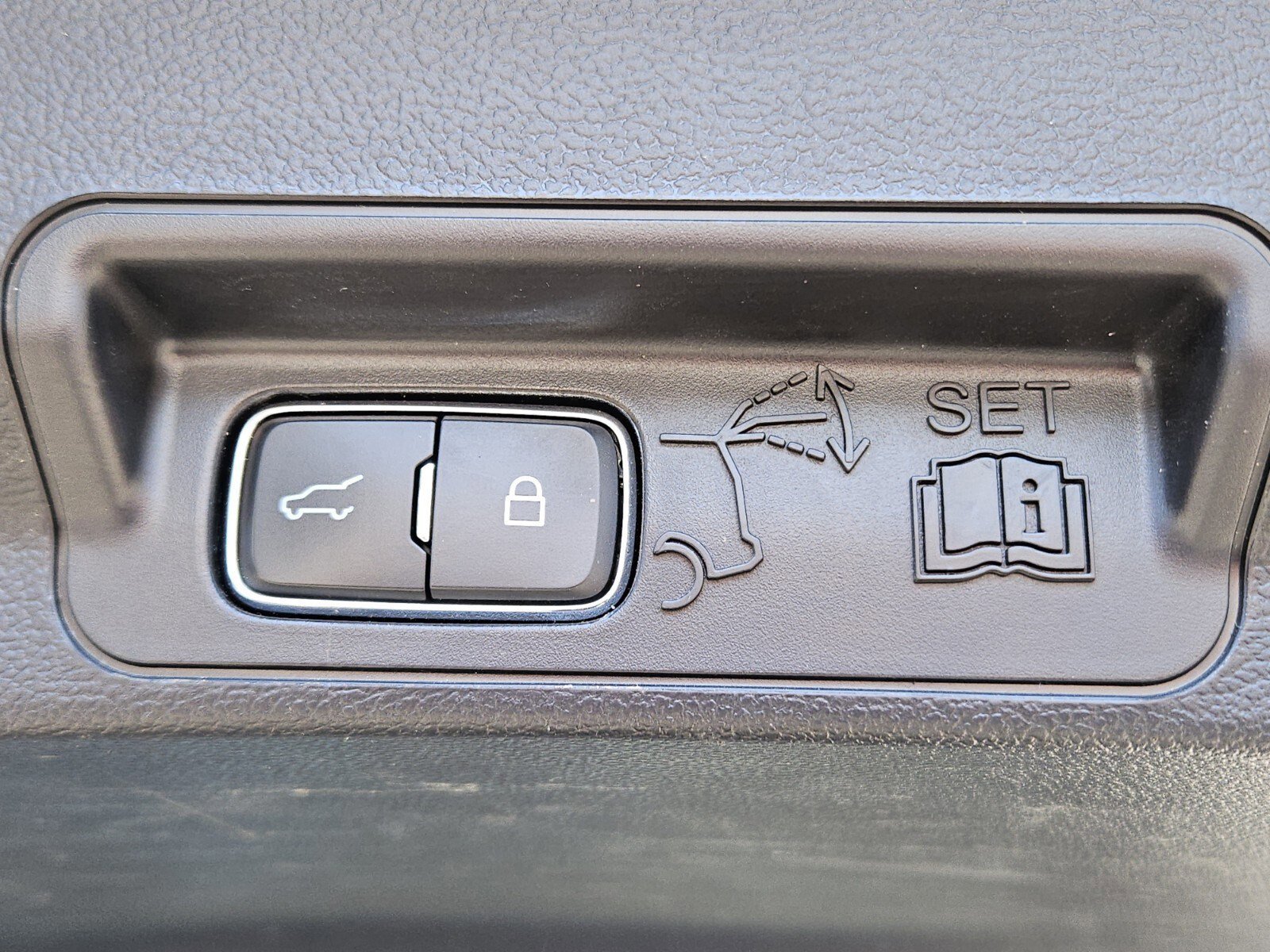 Certified 2023 Ford Explorer XLT w/ Equipment Group 202A image 32