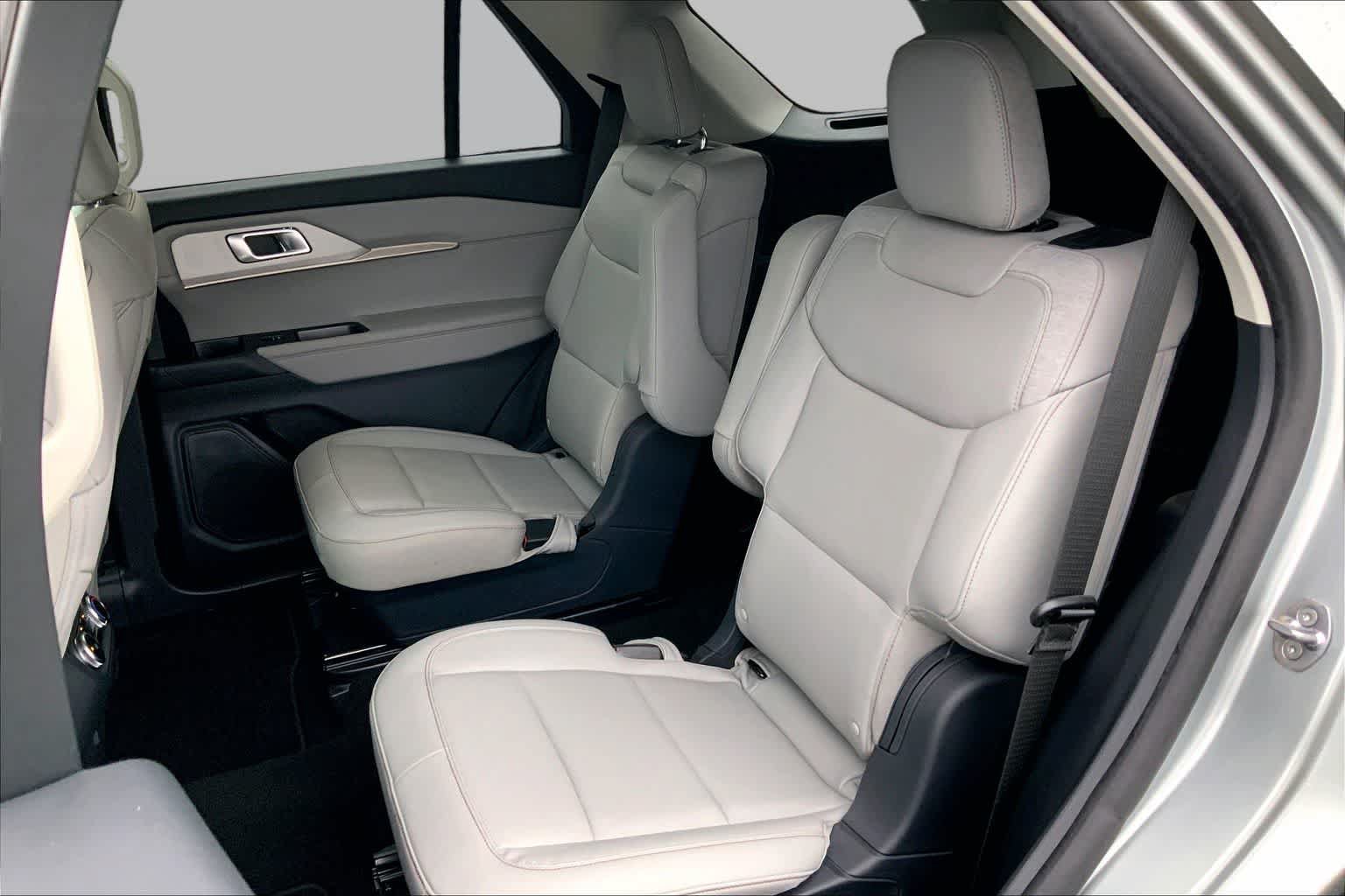 Certified 2025 Ford Explorer Active w/ Active Comfort Package RWD image 20