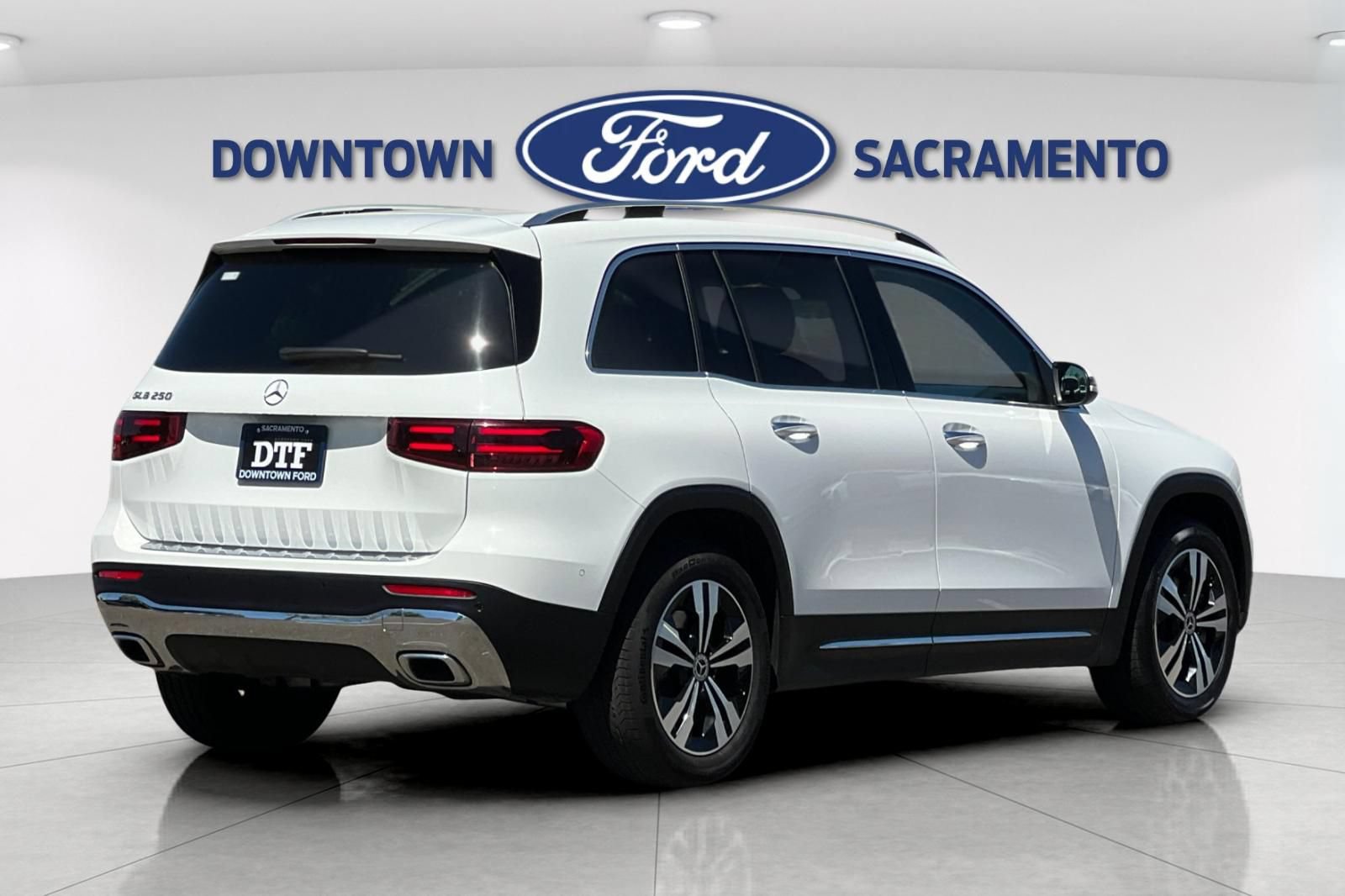 Used 2024 Mercedes-Benz GLB 250 image 3