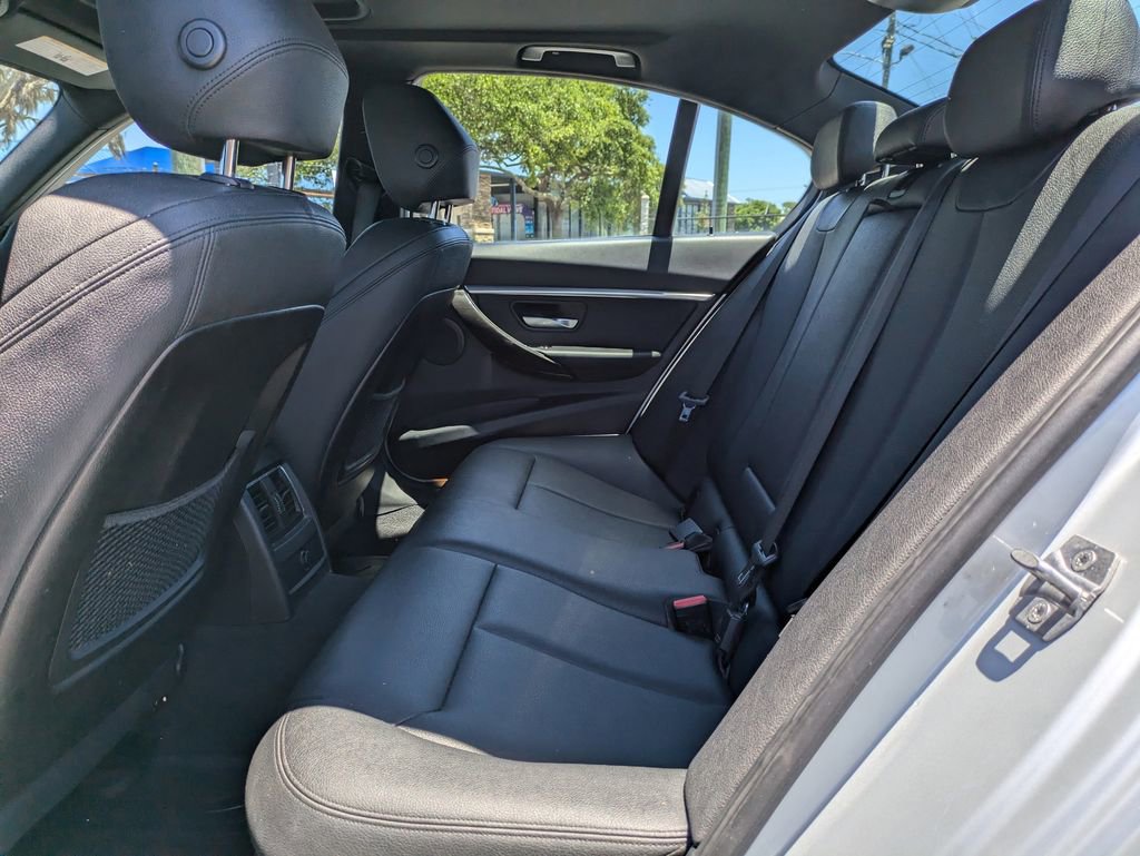 Used 2018 BMW 330i Sedan w/ Convenience Package RWD image 15
