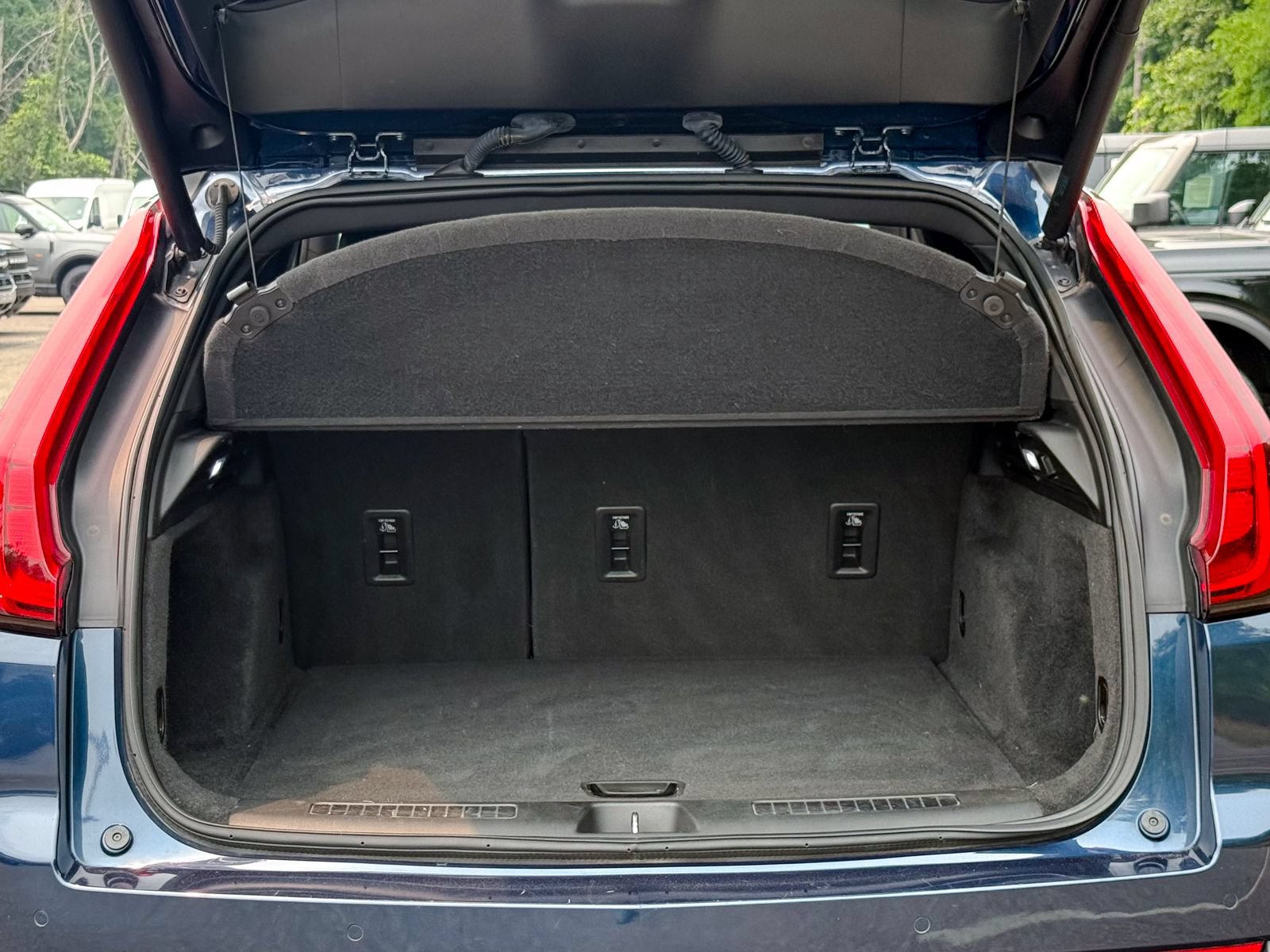 Used 2019 Cadillac XT4 Premium Luxury AWD/4WD image 14
