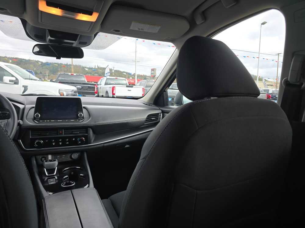 Used 2024 Nissan Rogue S image 14