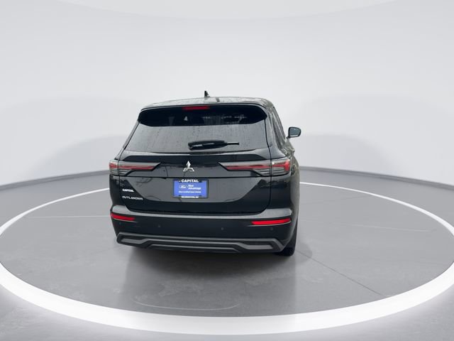 Used 2025 Mitsubishi Outlander ES FWD image 6