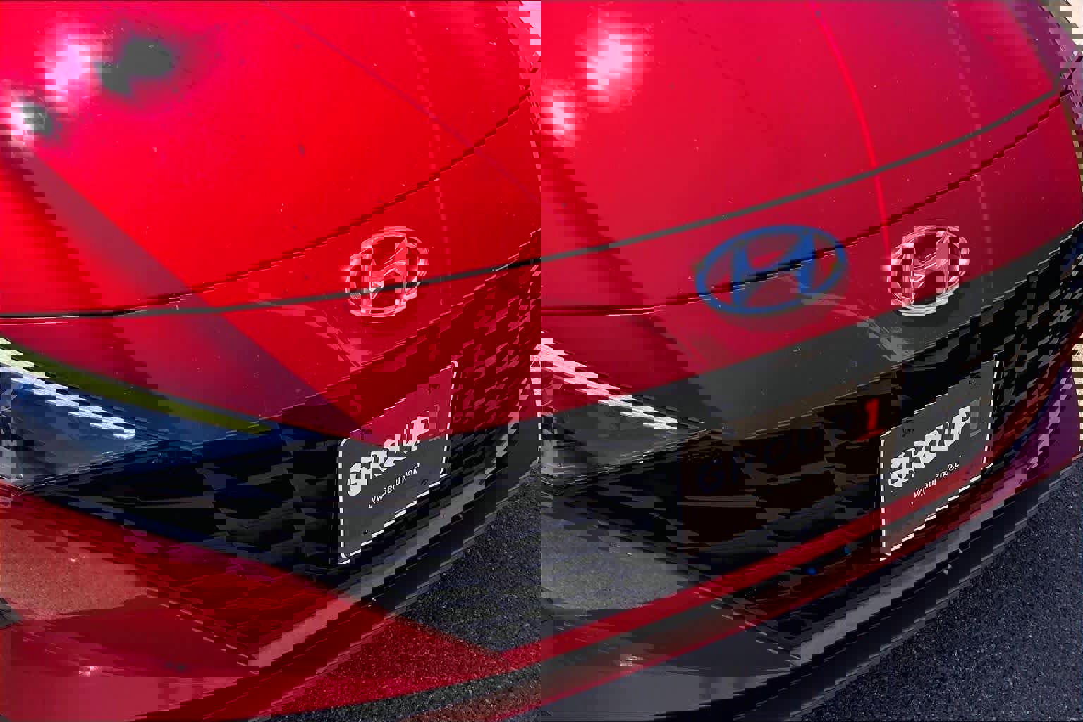 Used 2023 Hyundai Elantra SEL w/ Preferred Accessory Package image 30