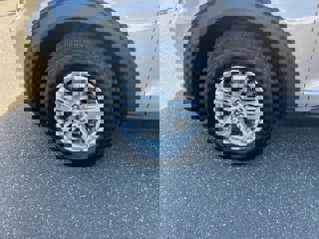 Certified 2021 Ford Explorer XLT w/ Equipment Group 202A image 30