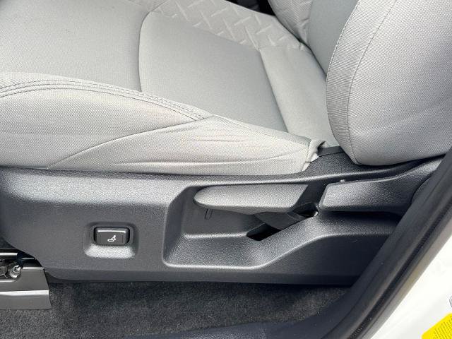 Used 2025 Toyota Tacoma SR5 AWD/4WD image 16