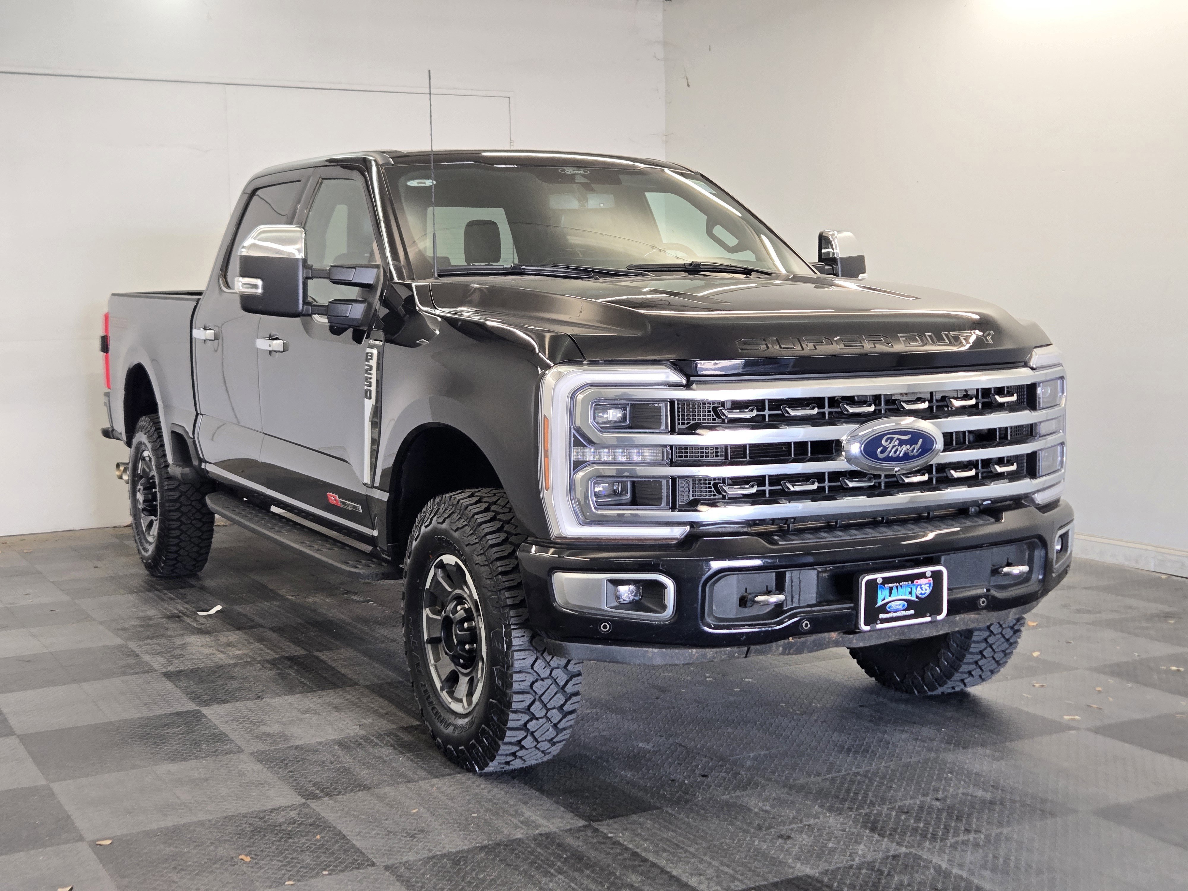 Certified 2024 Ford F250 Platinum w/ Tremor Off-Road Package image 6