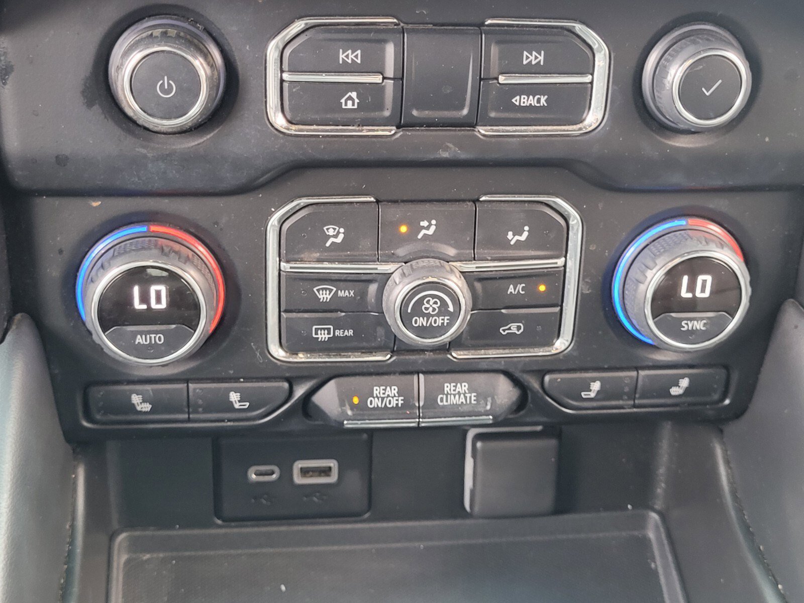 Used 2022 Chevrolet Tahoe Z71 AWD/4WD image 23