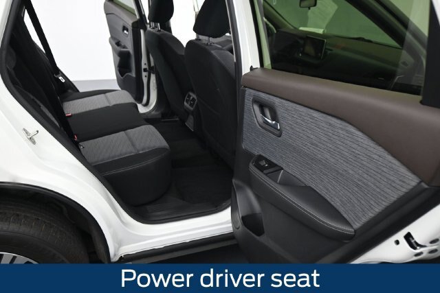 Used 2023 Nissan Rogue SV AWD/4WD image 18