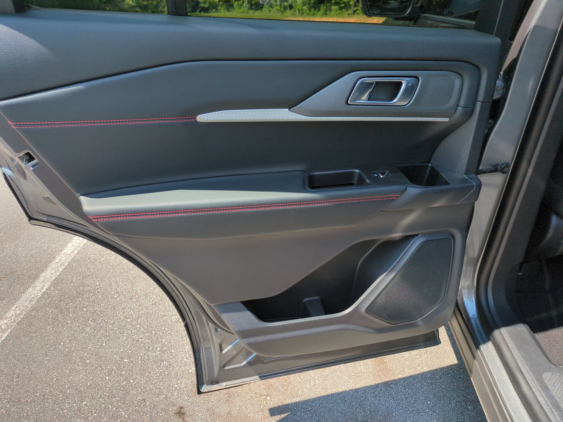 Certified 2026 Ford Explorer ST-Line w/ Premium Package RWD image 26
