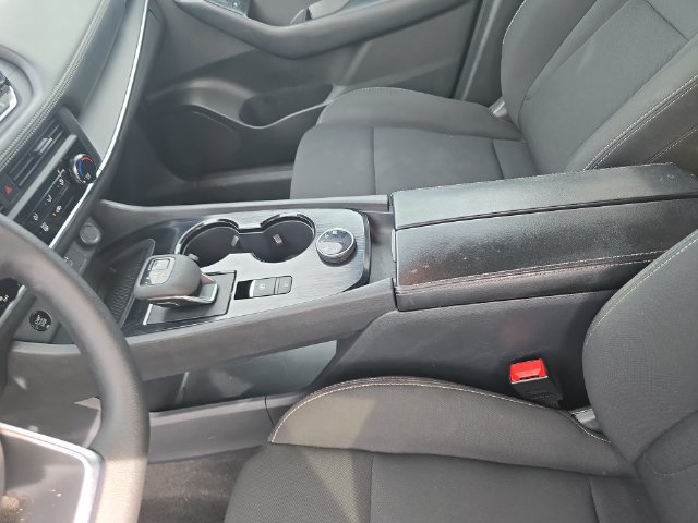 Used 2024 Nissan Rogue S AWD/4WD image 20
