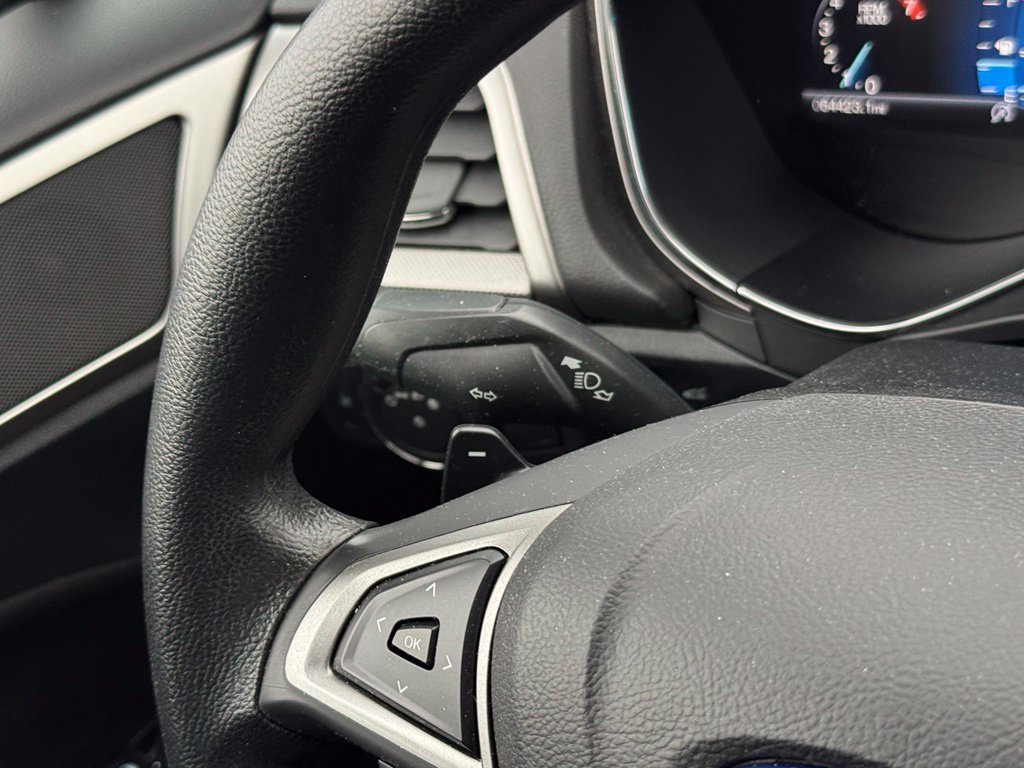 Certified 2017 Ford Fusion SE w/ Fusion SE Technology Package FWD image 31