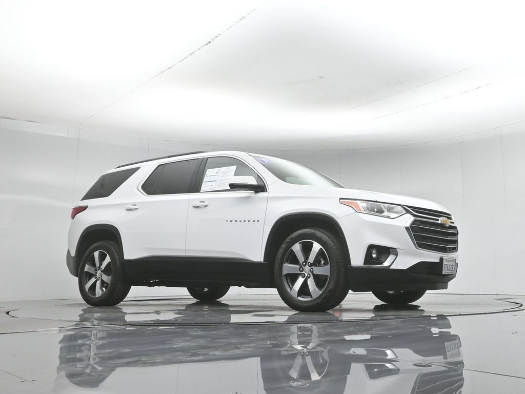 Used 2020 Chevrolet Traverse LT w/ LT Premium Package FWD image 4