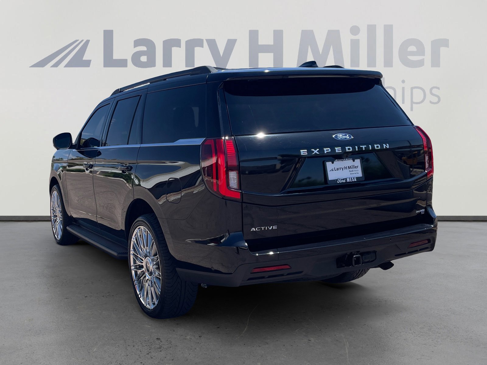 Certified 2025 Ford Expedition Active RWD image 4