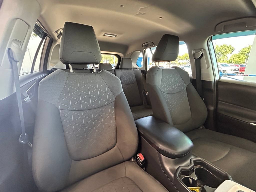 Used 2020 Toyota RAV4 XLE FWD image 29